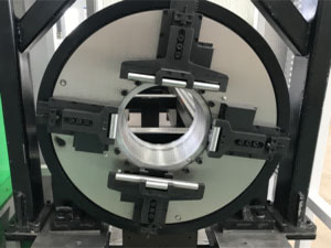 Double pneumatic chuck